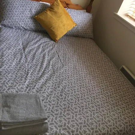 2bed With Parking, 2 Minute Walk From City * Galway