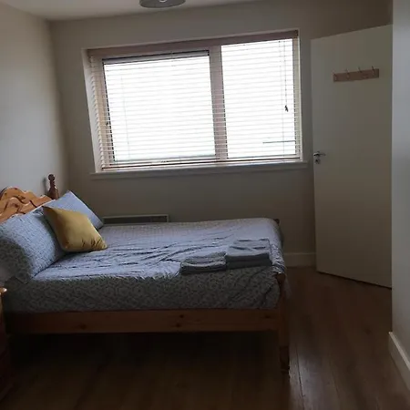 2bed With Parking, 2 Minute Walk From City * Galway