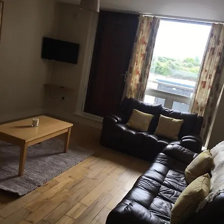 2bed With Parking, 2 Minute Walk From City * Galway
